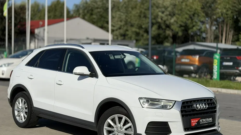 AUDI Q3 -