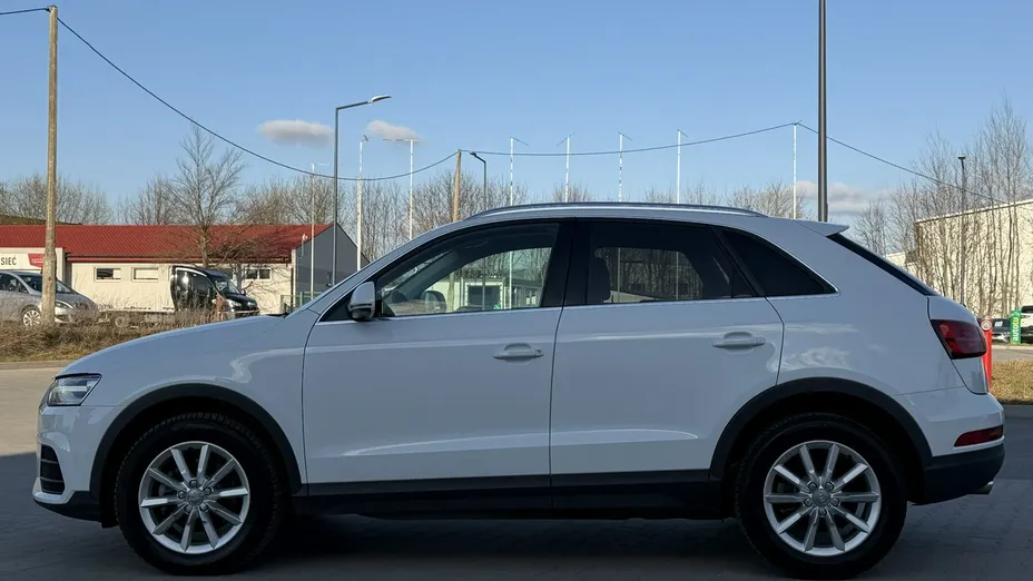 AUDI Q3 -