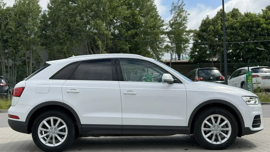AUDI Q3 -