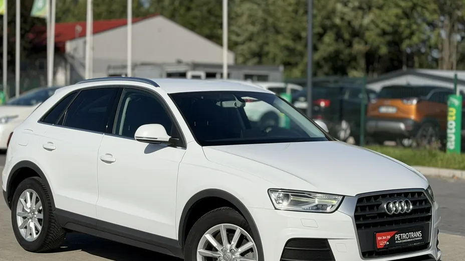 AUDI Q3 -