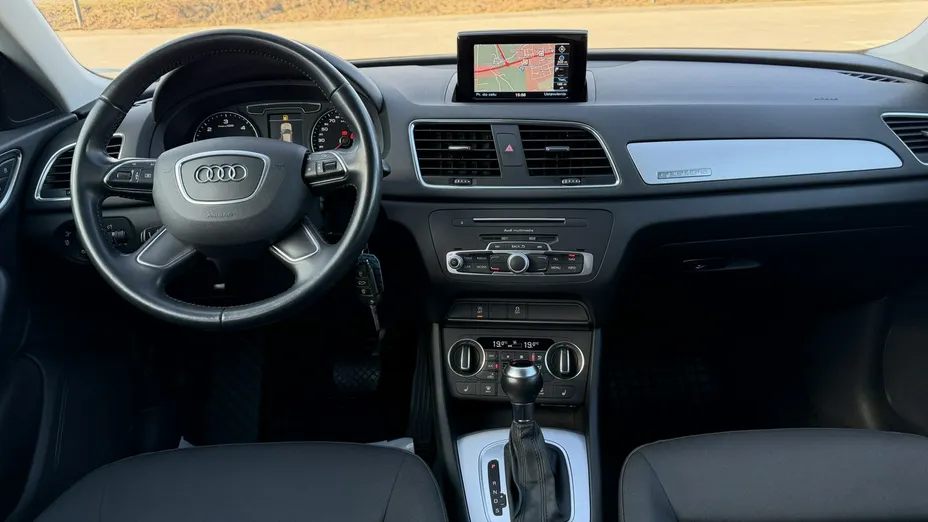 AUDI Q3 -