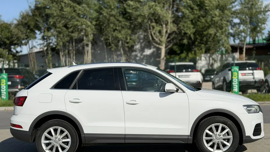 AUDI Q3 -