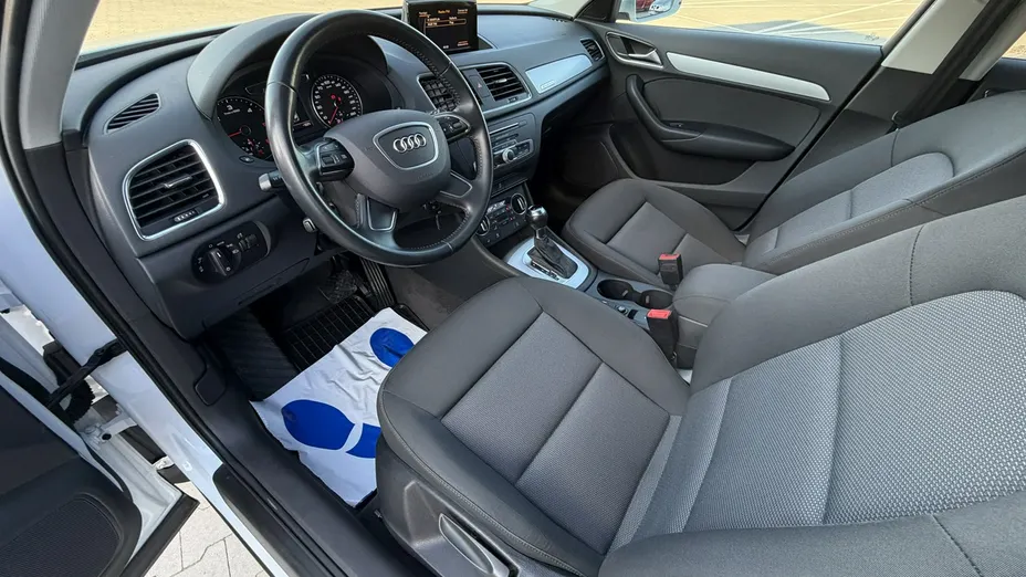 AUDI Q3 -