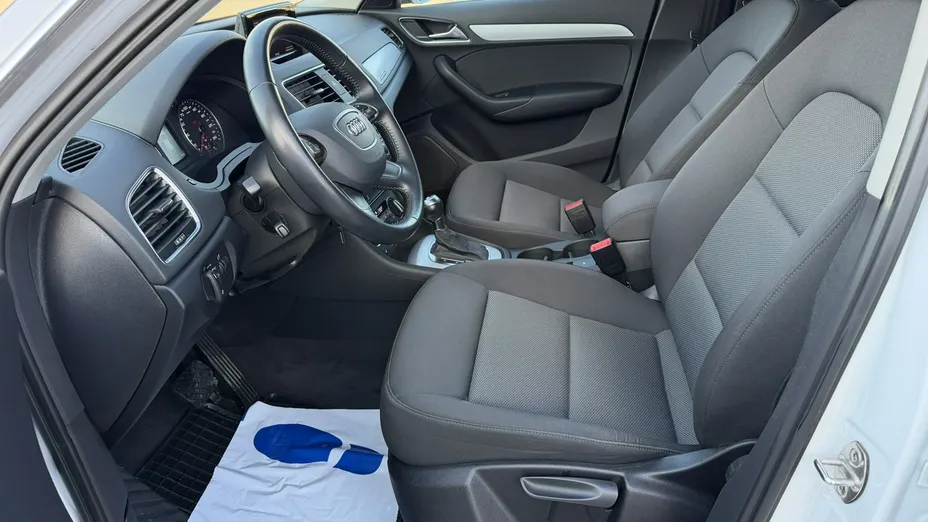 AUDI Q3 -