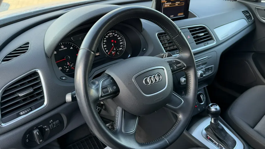 AUDI Q3 -