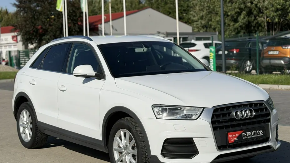 AUDI Q3 -