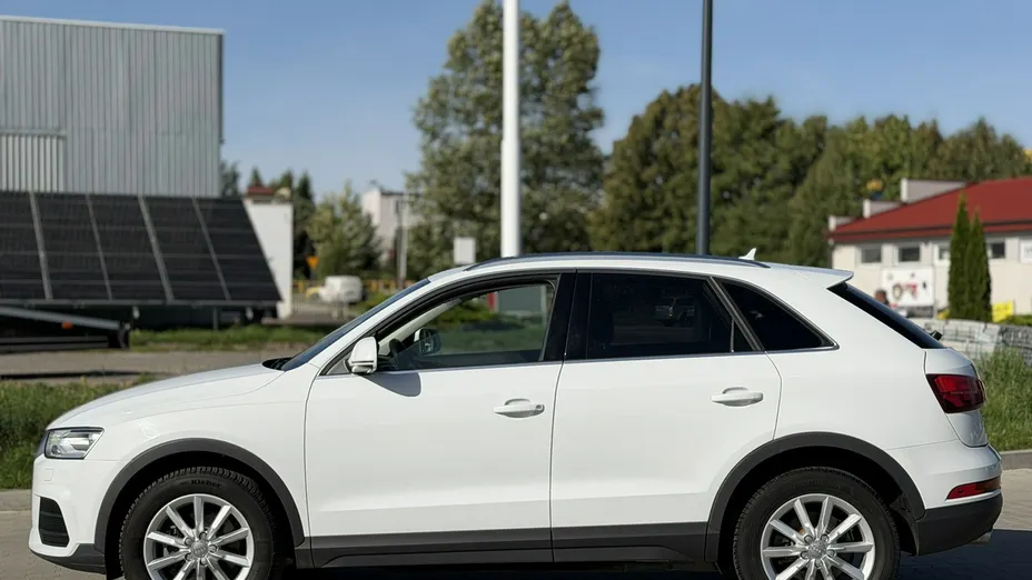 AUDI Q3 -
