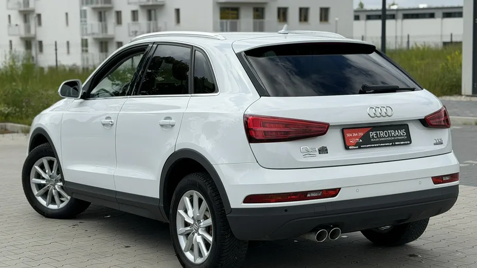 AUDI Q3 -