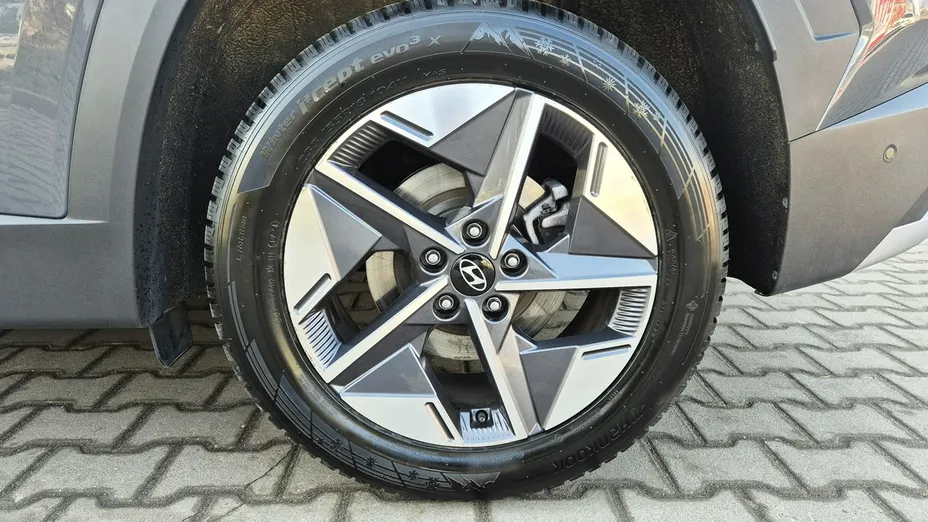 HYUNDAI Tucson -