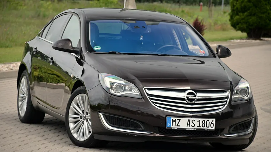 OPEL Insignia -