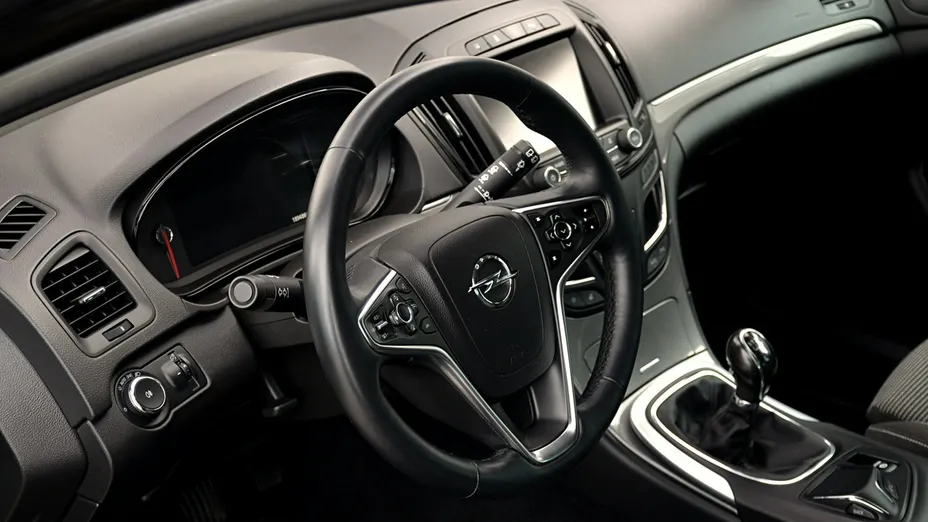 OPEL Insignia -