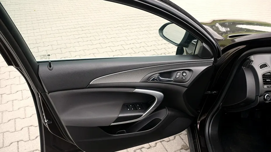 OPEL Insignia -