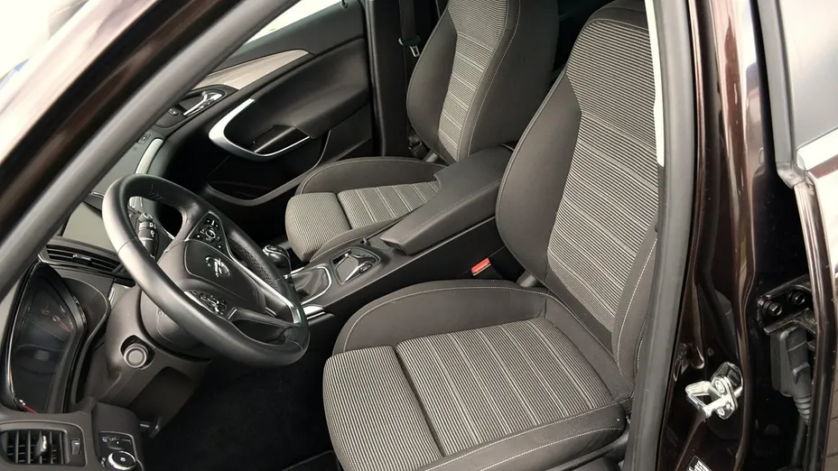 OPEL Insignia -