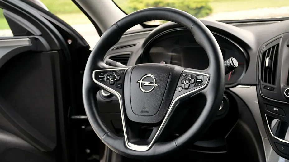 OPEL Insignia -