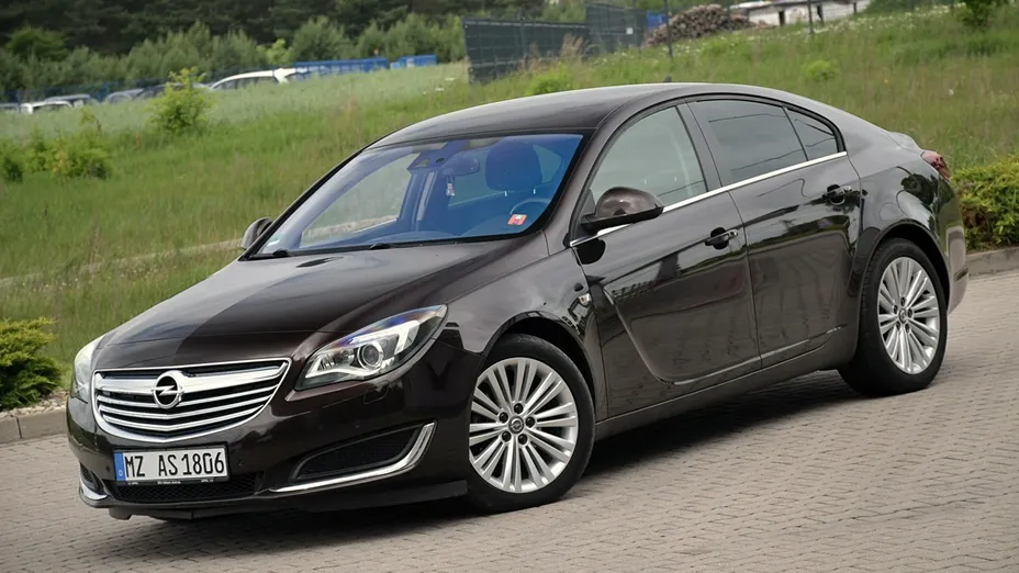 OPEL Insignia -