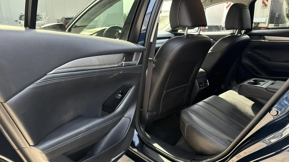 MAZDA 6 -