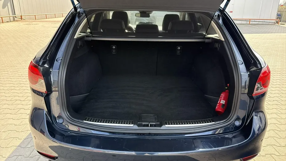 MAZDA 6 -