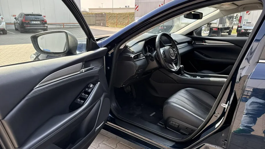 MAZDA 6 -