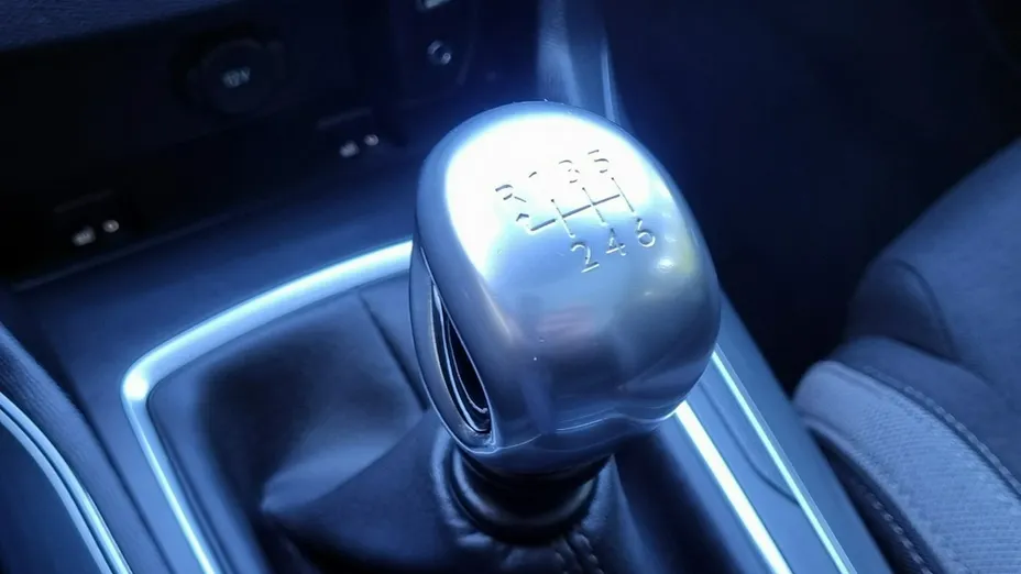 PEUGEOT 308 -