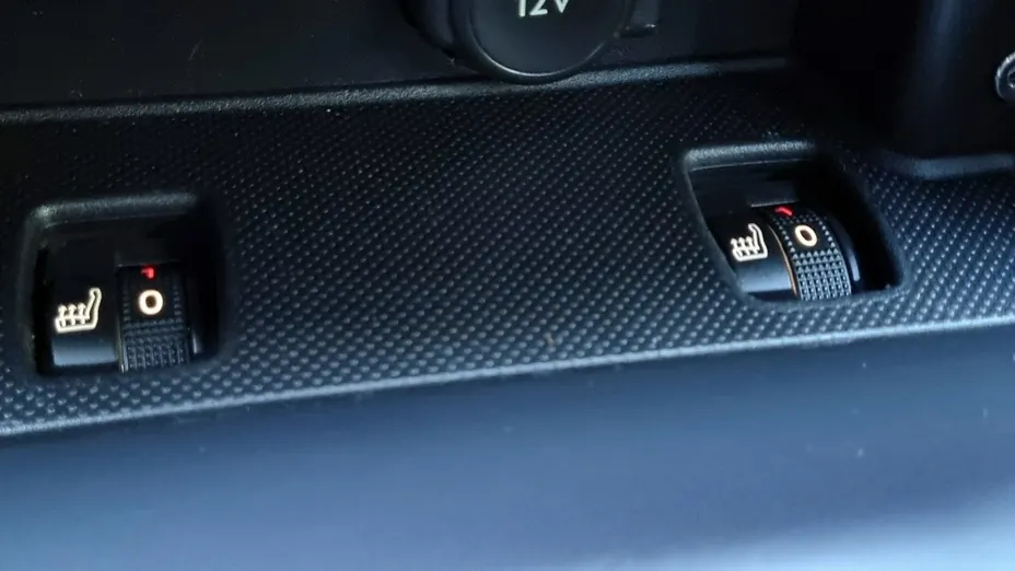 PEUGEOT 308 -