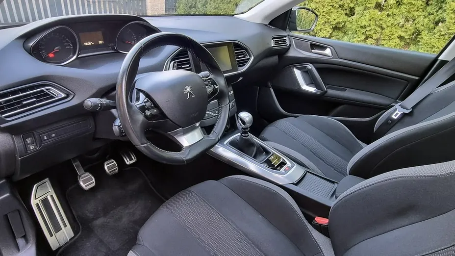 PEUGEOT 308 -