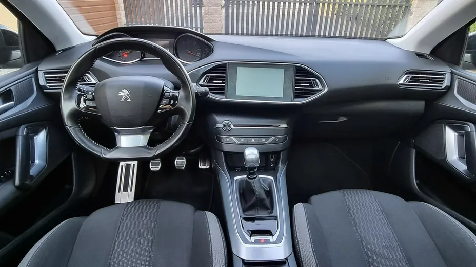 PEUGEOT 308 -