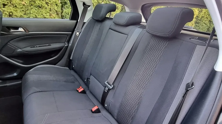 PEUGEOT 308 -
