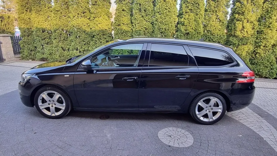 PEUGEOT 308 -