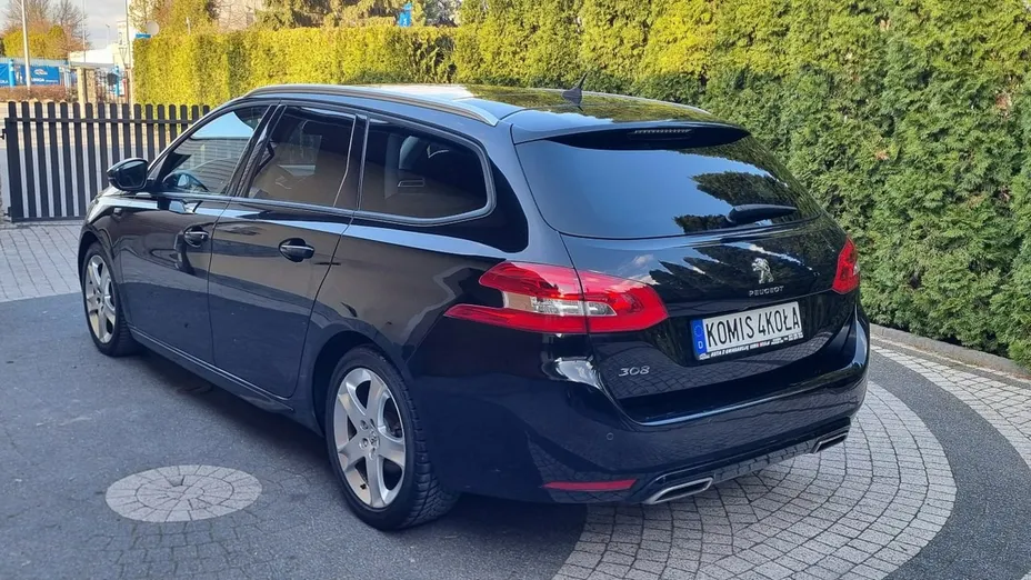 PEUGEOT 308 -