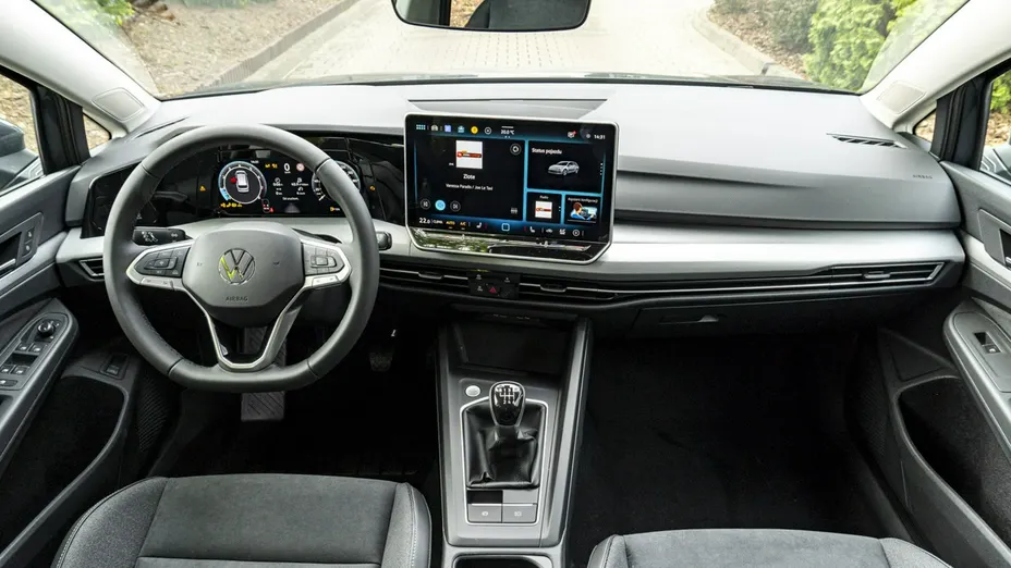 VOLKSWAGEN Golf -