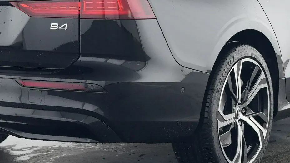 VOLVO V60 -
