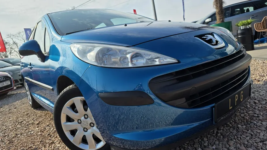 PEUGEOT 207 -