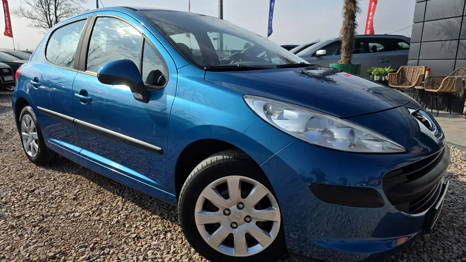 PEUGEOT 207 -