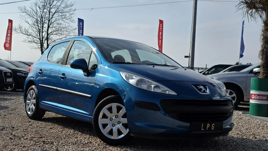 PEUGEOT 207 -