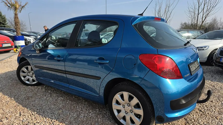 PEUGEOT 207 -