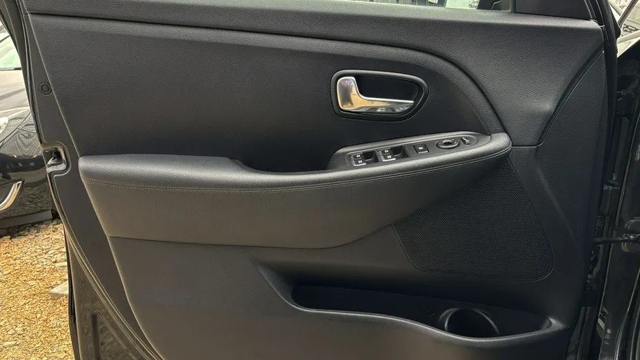 KIA Carens -