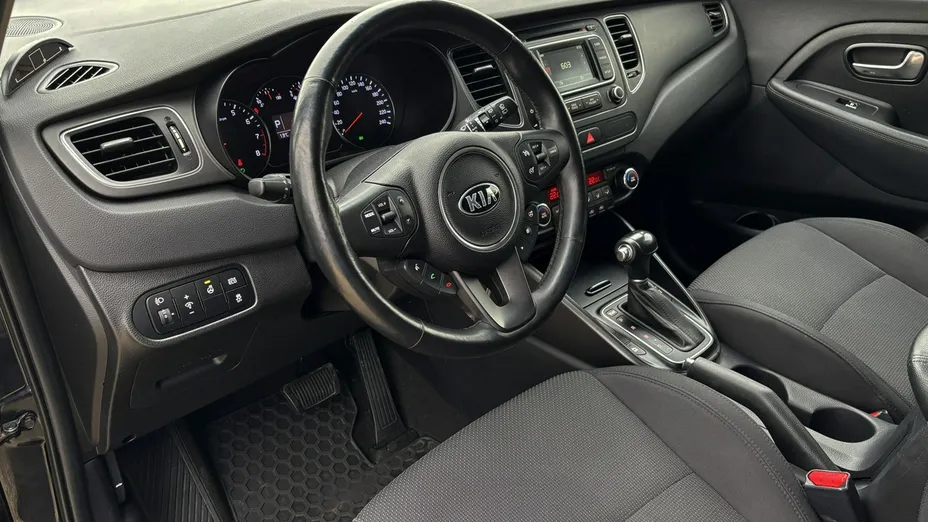 KIA Carens -