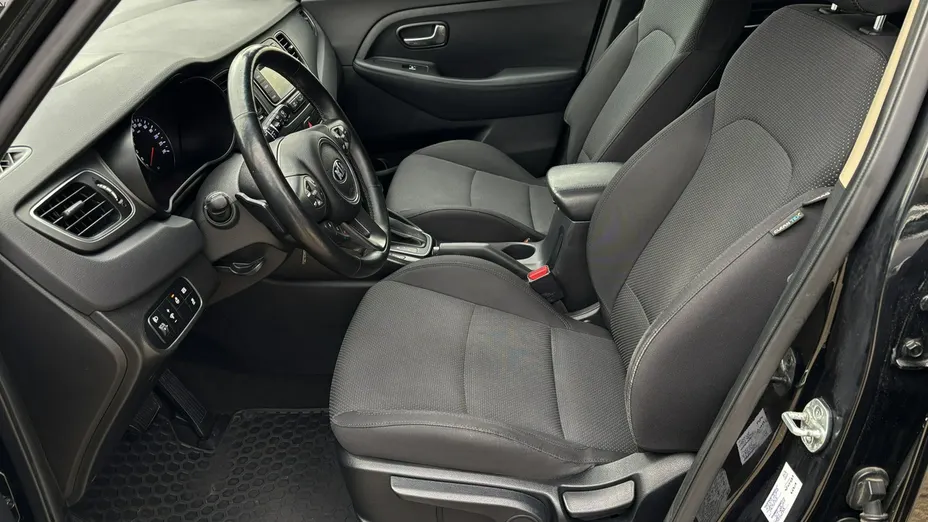 KIA Carens -