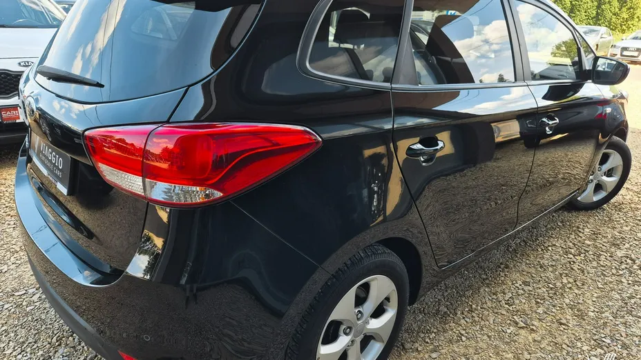 KIA Carens -