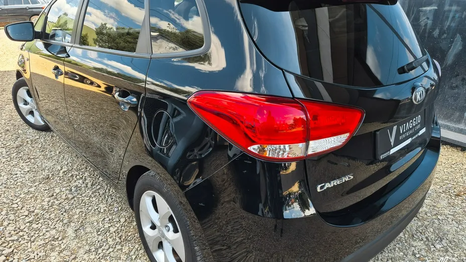 KIA Carens -