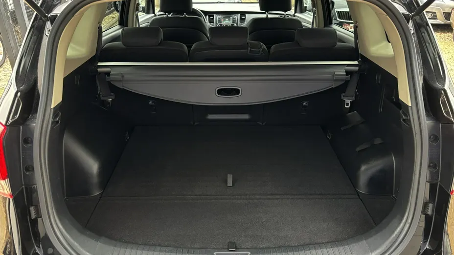 KIA Carens -