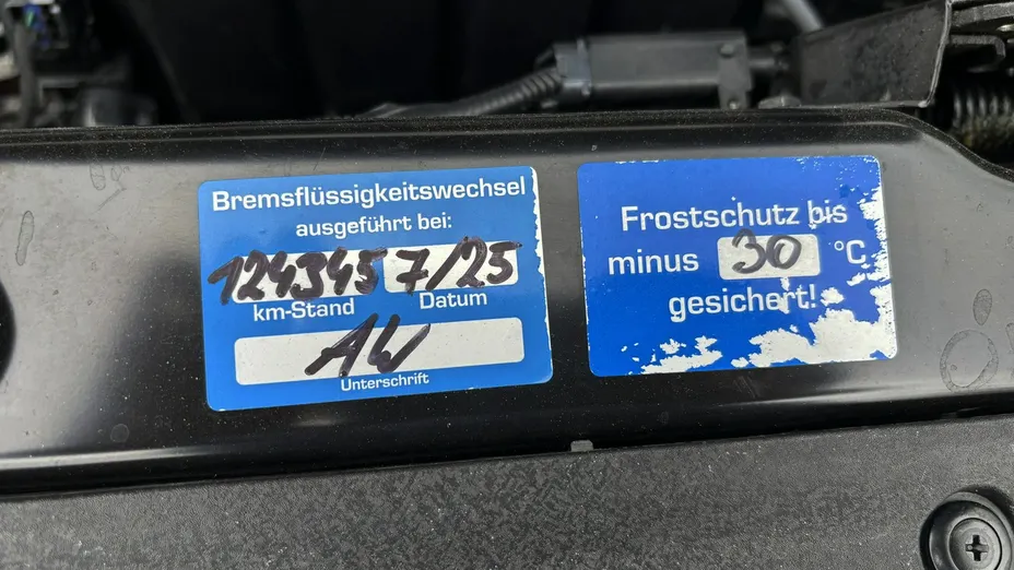 KIA Carens -