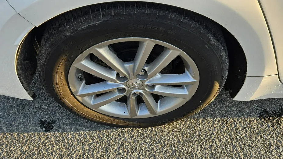 TOYOTA Corolla -