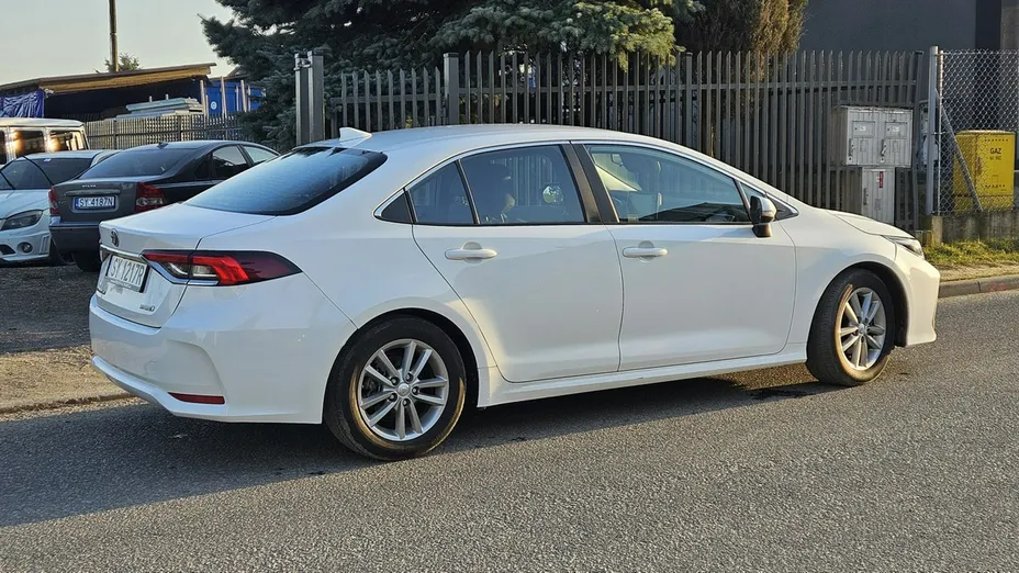 TOYOTA Corolla -