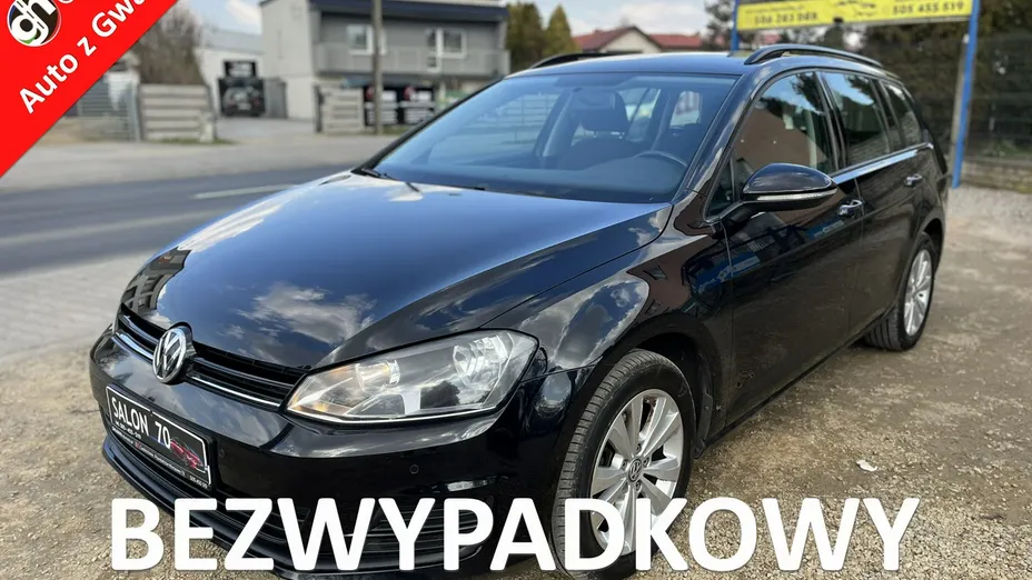 VOLKSWAGEN Golf -