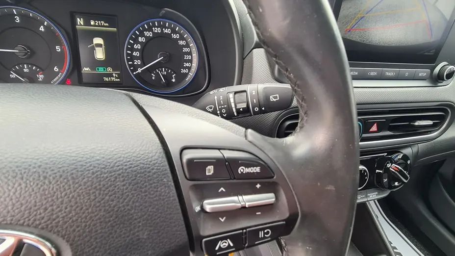 HYUNDAI Kona -