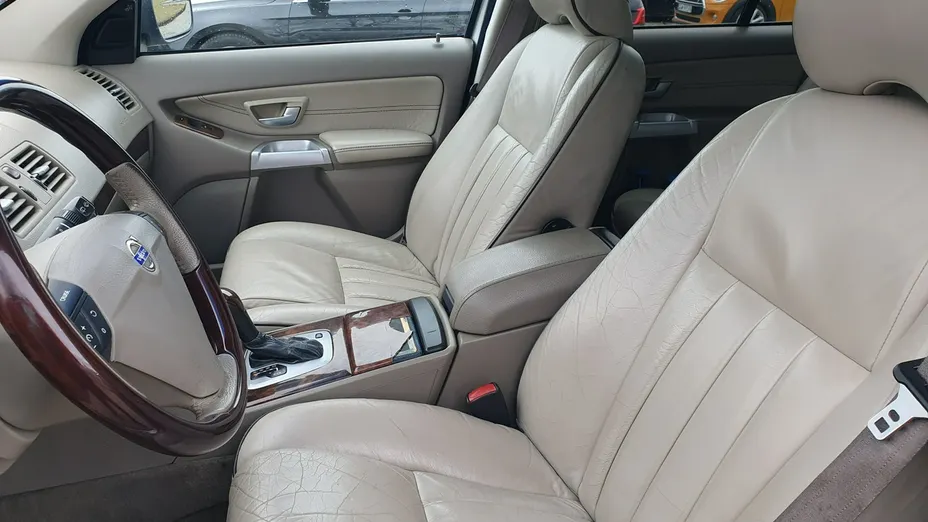 VOLVO XC90 -