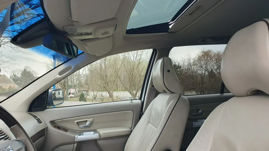 VOLVO XC90 -