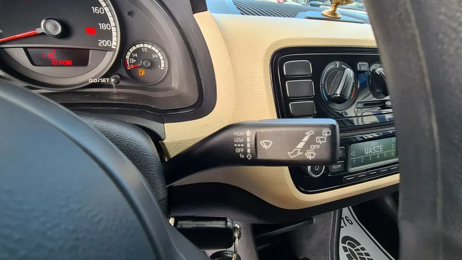 VOLKSWAGEN up! -