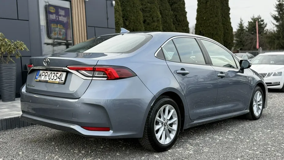 TOYOTA Corolla -
